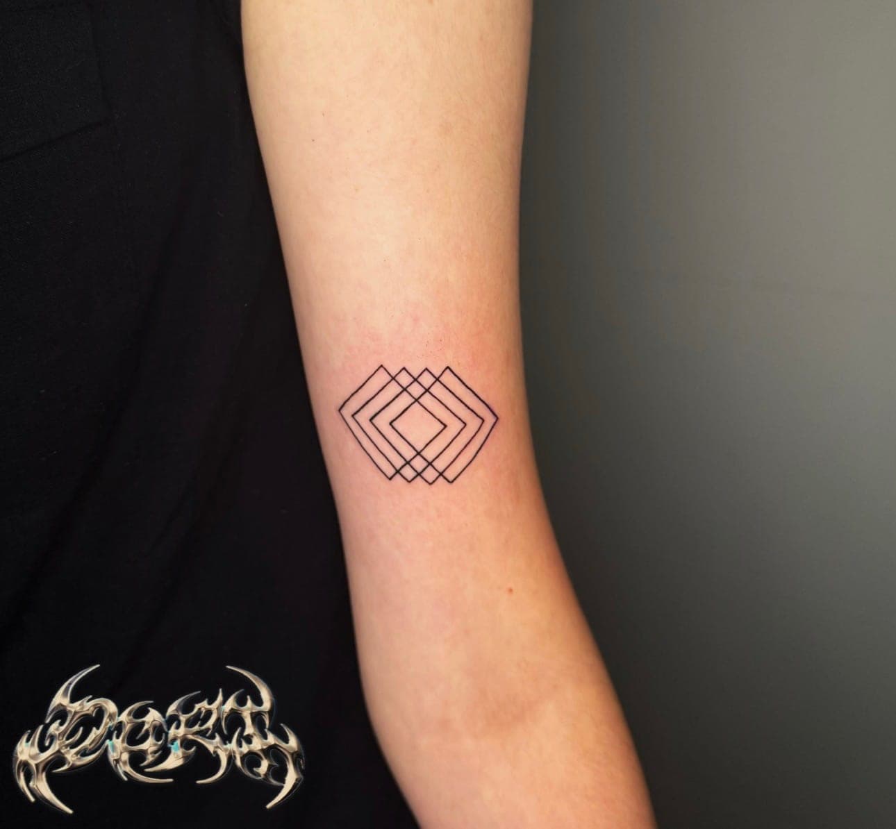 Fineline tattoo